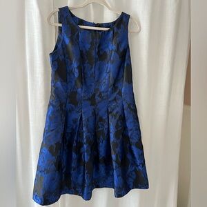 R&K size 10 women’s blue and black sleeveless dress